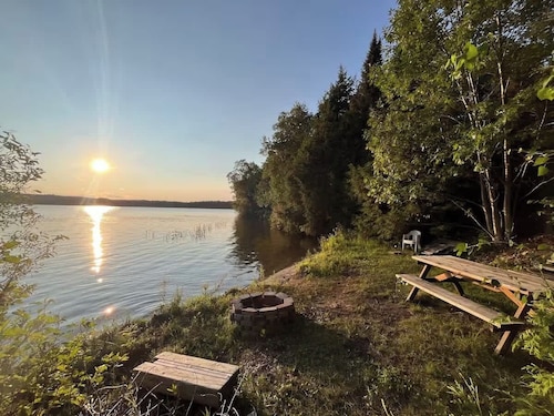 Comfort & Lake Access | Au Pic du Lac