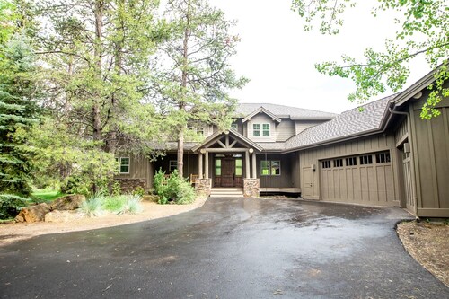 Vista 14 - Luxury Lodge, Hot Tub, SHARC, Bikes, A/C, Location!