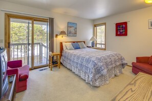 3 bedrooms, iron/ironing board, free WiFi
