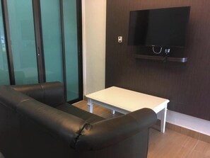 Villa, vue sur le jardin | Bureau, accès au Wi-Fi (inclus)
