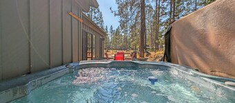 Whistling Swan 8 - Cute! SHARC, Private Hot Tub, A/C