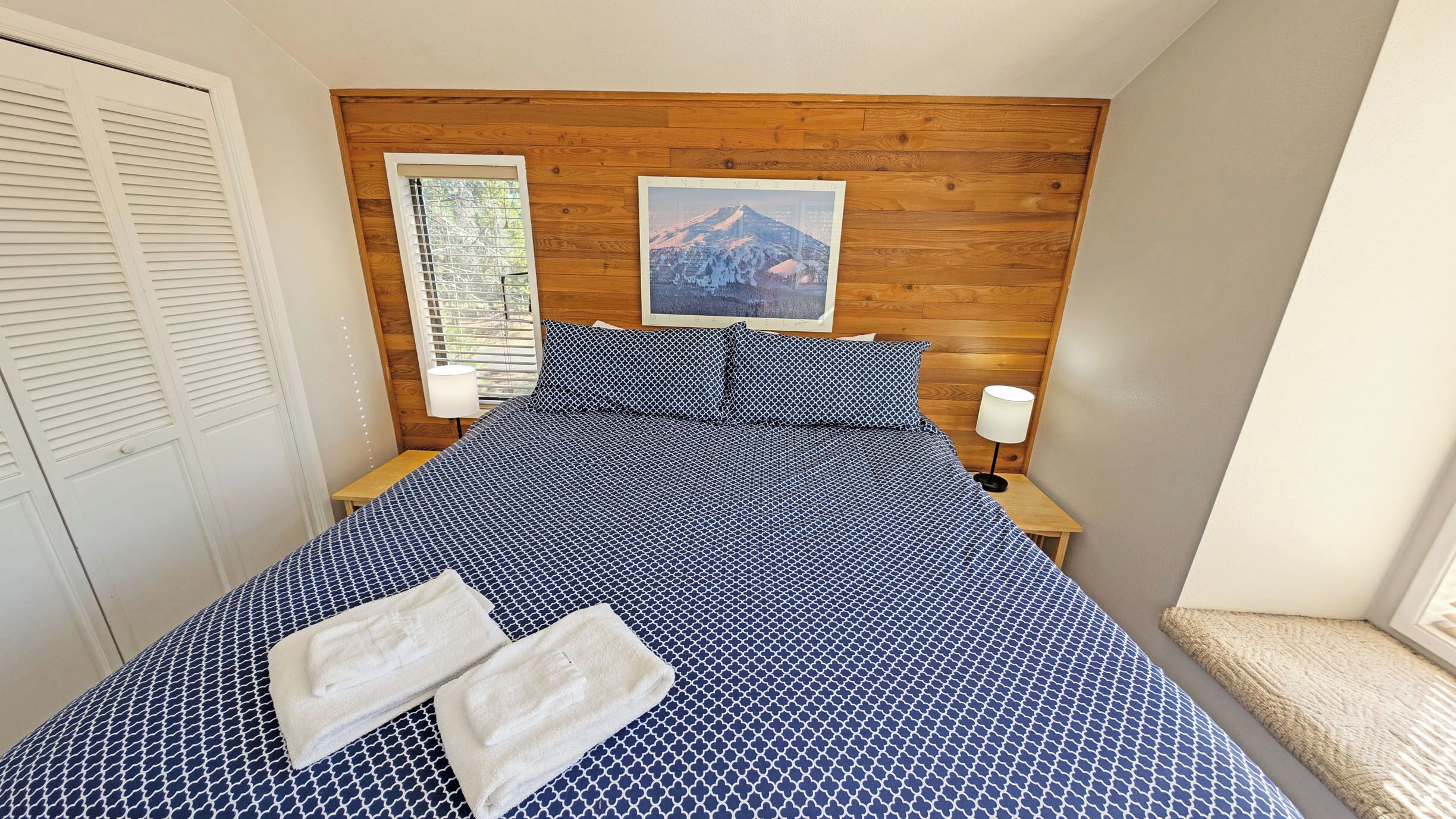 4 bedrooms, iron/ironing board, WiFi