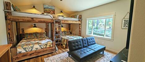 5 bedrooms, iron/ironing board, internet