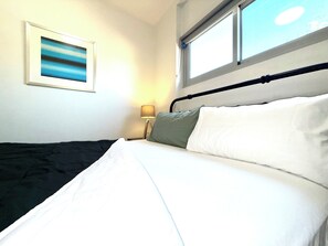 In-room safe, bed sheets