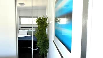 1 chambre, coffres-forts dans les chambres, draps fournis