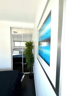 1 quarto, cofres nos quartos, roupa de cama