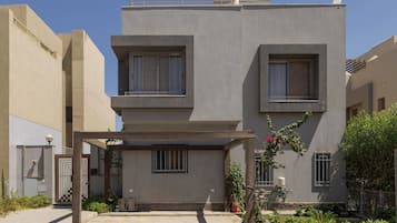 Villa – deluxe, hageutsikt | Fasade