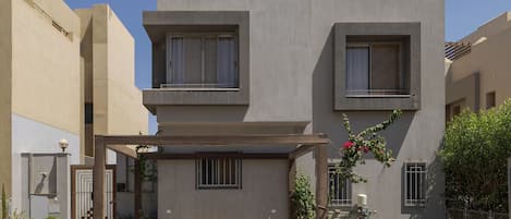 Fachada de la propiedad