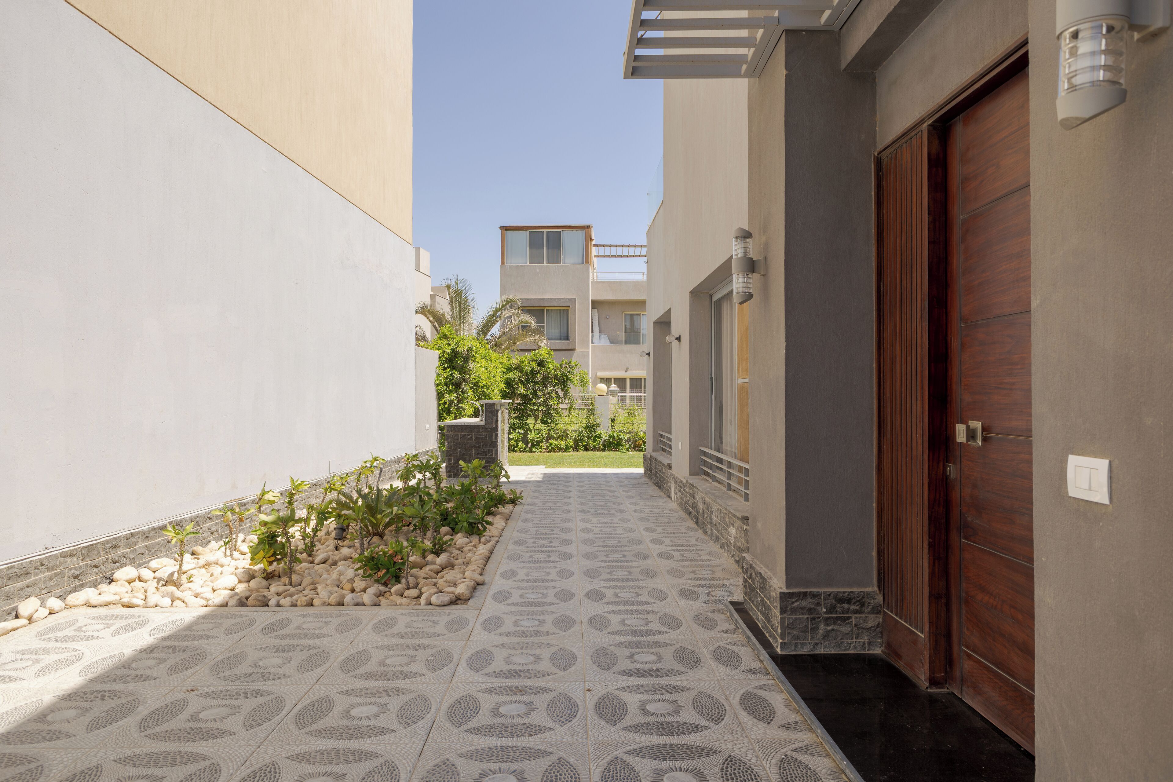 Pintu masuk properti