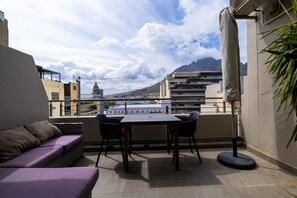 Departamento clásico, vista a la ciudad | Terraza o patio