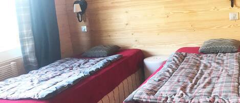 4 室のベッドルーム、WiFi