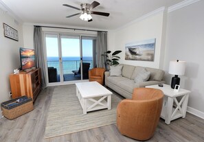 Smart TV, DVD player - Newly Renovated Beach Front Condo with BEACH CHAIR SERVICE, High Speed Wifi (Panama City Beach)