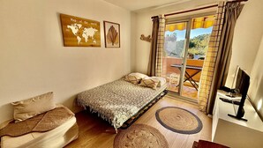 Unclassified image, 2 of 13, button - Studio with Terrace - Beach Access (Bormes-les-Mimosas)
