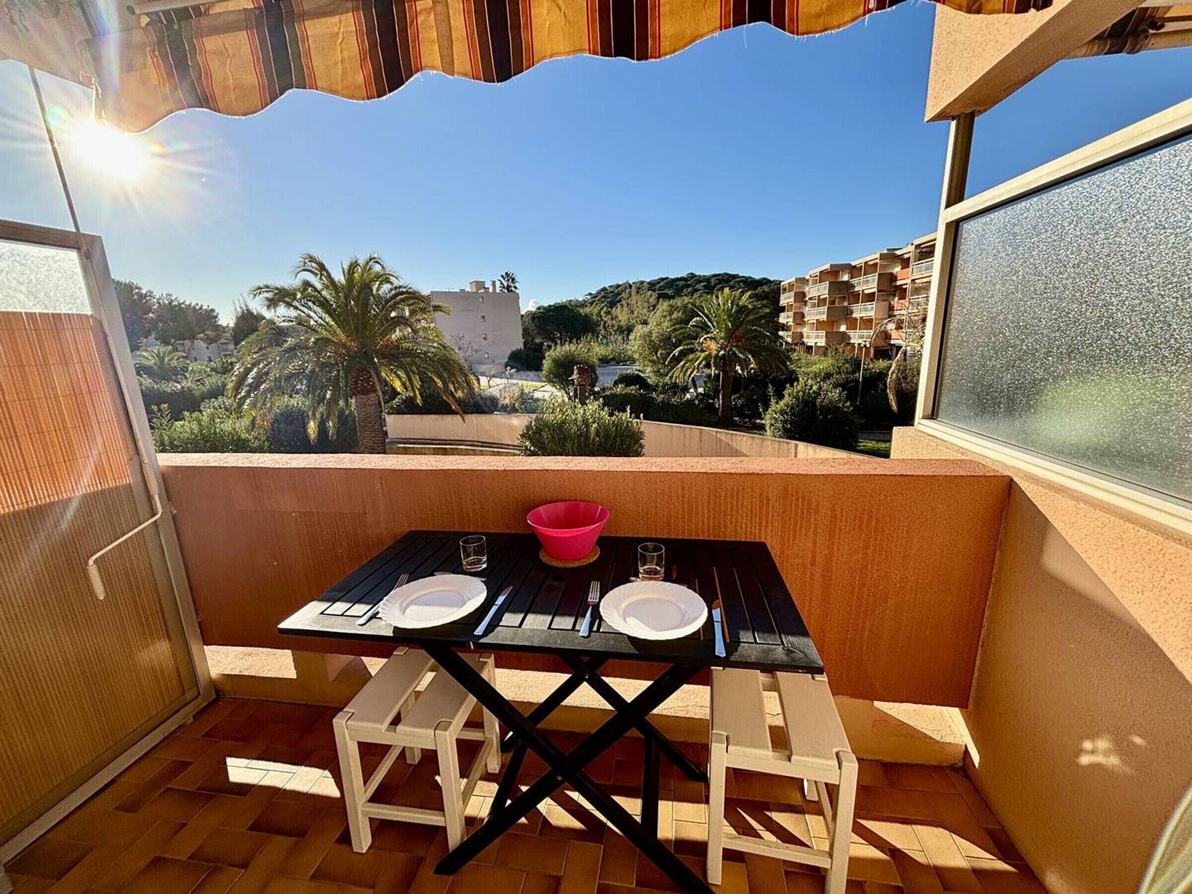 تناول الطعام بالخارج