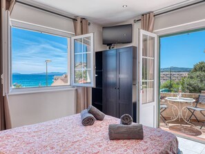 Free WiFi - Air-Conditioned Apartment in Le Lavandou Center, Near Beach (Le Lavandou)