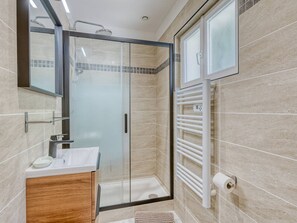 Hair dryer - Air-Conditioned Apartment in Le Lavandou Center, Near Beach (Le Lavandou)