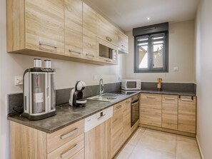 Fridge, microwave, oven, dishwasher