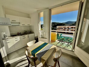 Fridge, microwave, coffee/tea maker