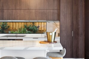 Interior - Surfside - Beachfront Deluxe, Pool, Spa & Much More! (Catherine Hill Bay)