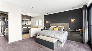 5 bedrooms, desk, iron/ironing board, WiFi - Surfside - Beachfront Deluxe, Pool, Spa & BBQ (Catherine Hill Bay)