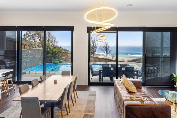 Interior - Surfside - Beachfront Deluxe, Pool, Spa & Much More! (Catherine Hill Bay)