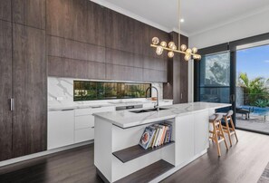 Interior - Surfside - Beachfront Deluxe, Pool, Spa & BBQ (Catherine Hill Bay)