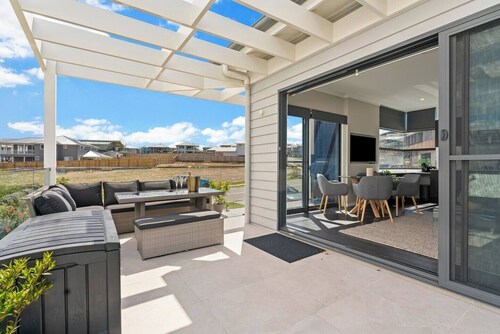 Beachfront Studio - overlooking Moonee beach