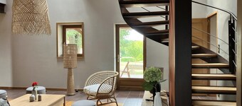 Spacious cottage in Montbeugny, sleeps 14, pets allowed