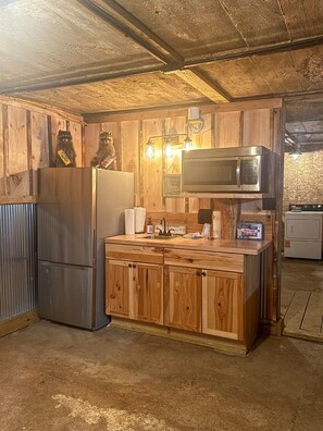 Microwave, oven, stovetop, coffee/tea maker