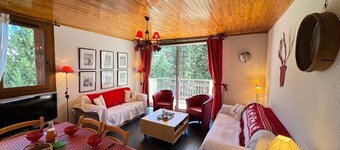 Bright apartment near slopes with balcony and private parking
