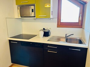 Fridge, microwave, dishwasher