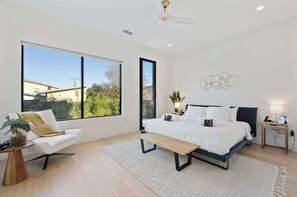 5 bedrooms, iron/ironing board, travel crib, WiFi