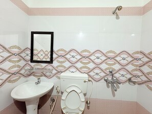 Quarto casal standard, vista para a cidade | Banheiro