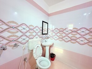 Standard-dobbeltværelse - byudsigt | Badeværelse