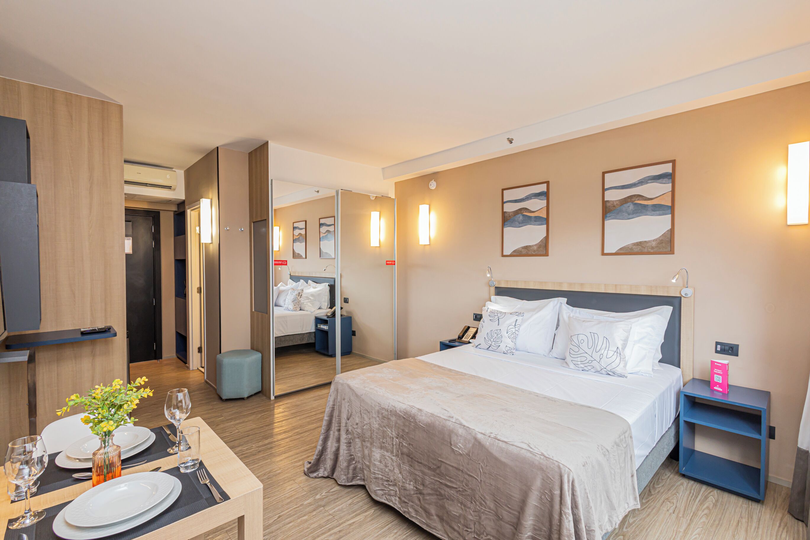 Laptop workspace, free WiFi