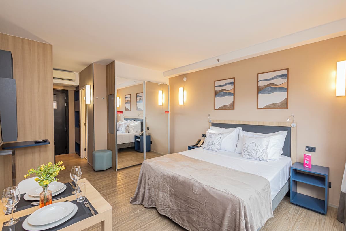 Studio, vue ville | Espace de travail pour ordinateur portable, Wi-Fi gratuit