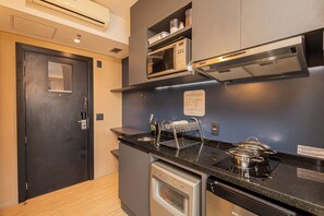 Standard Studio, City View | Private kitchen | Mini-fridge, microwave, stovetop, dishwasher