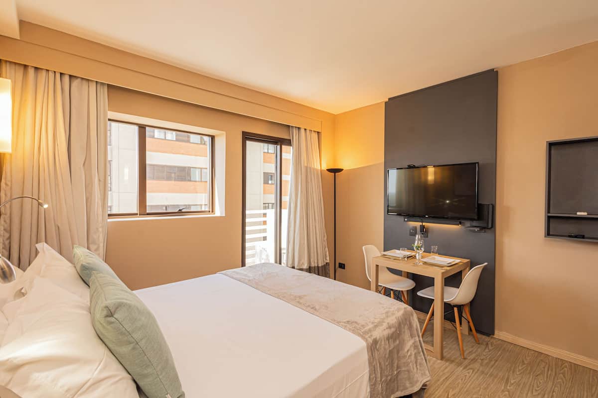 Standard Studio, City View | Laptop workspace, free WiFi
