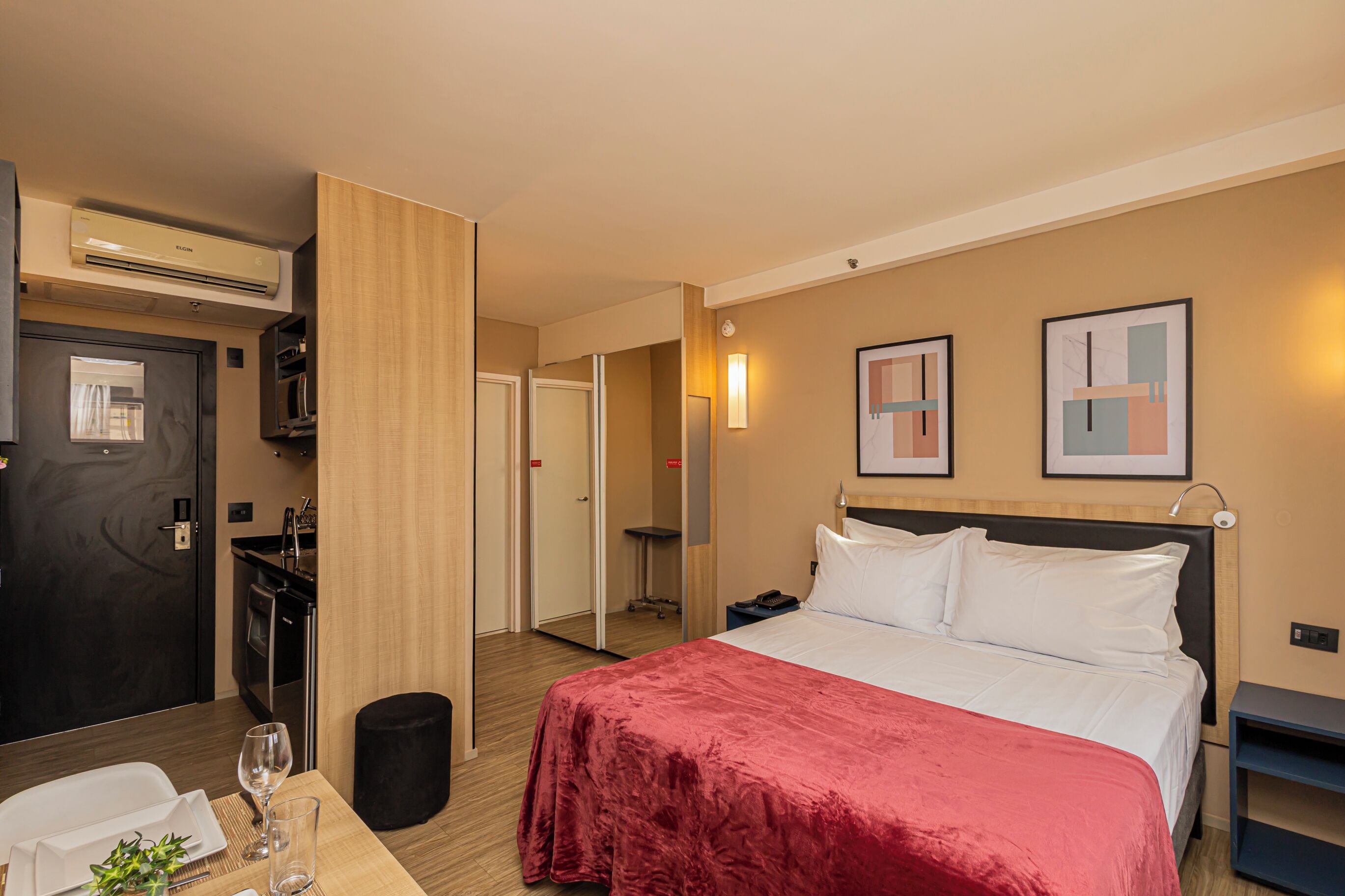 Standard Studio, City View | Laptop workspace, free WiFi