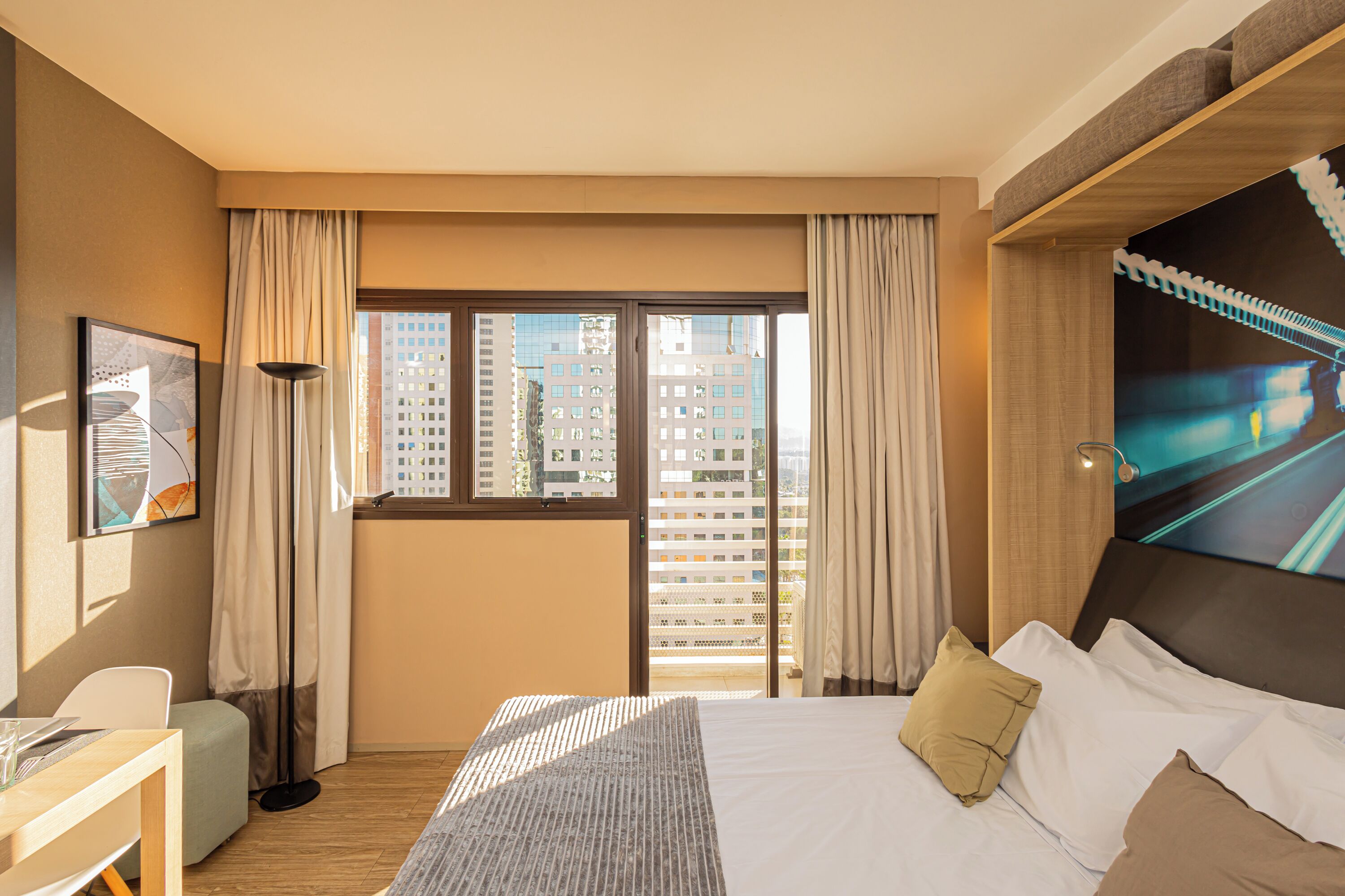 Estúdio premium, vista para a cidade | Espaço de trabalho para notebook, Wi-Fi de cortesia