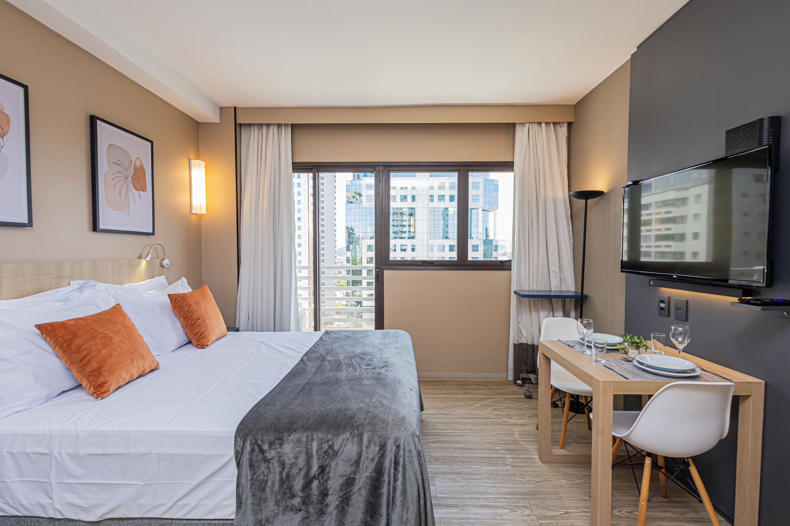 Classic Studio, City View | Laptop workspace, free WiFi