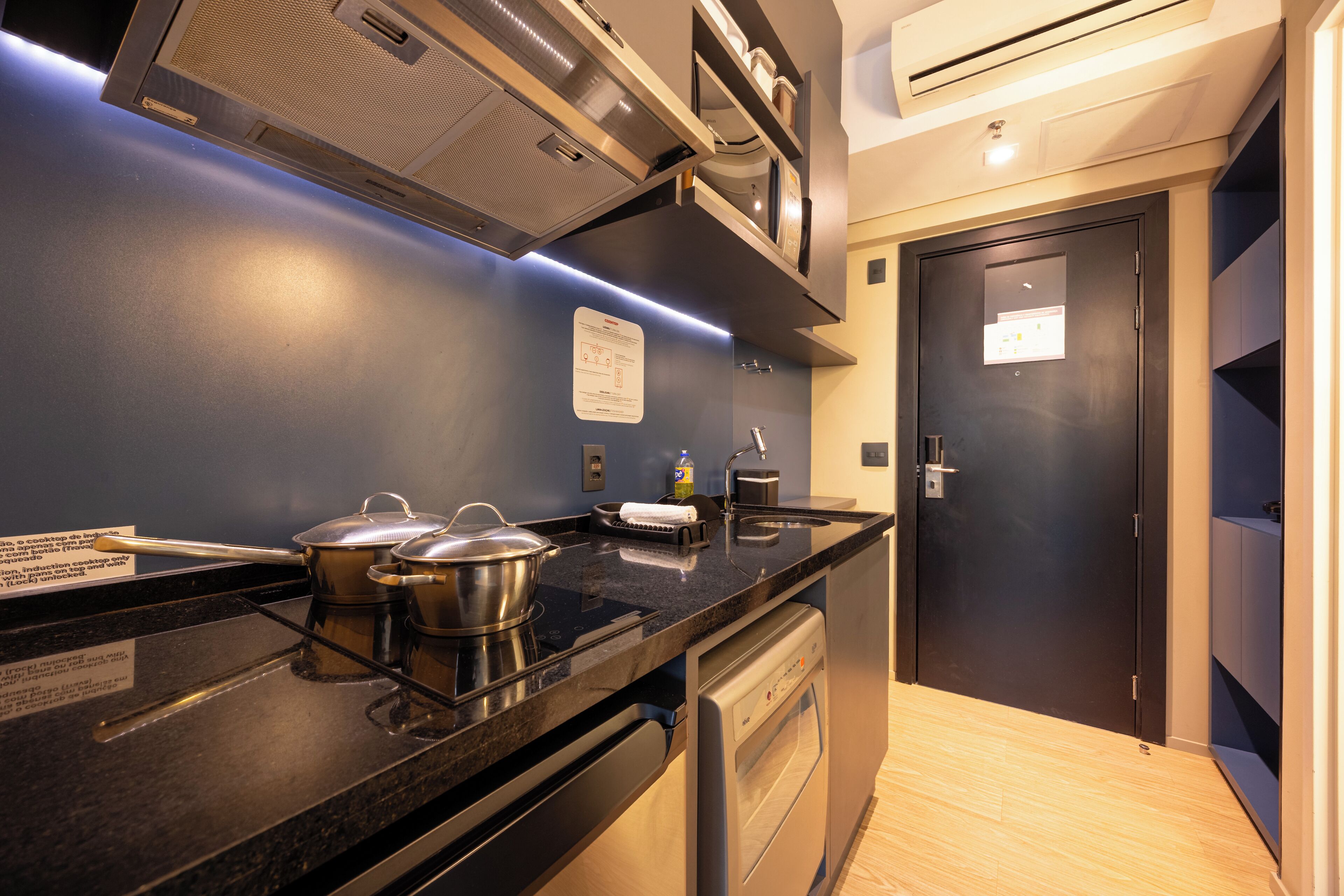 Basic Studio, City View | Private kitchen | Mini-fridge, microwave, stovetop, dishwasher