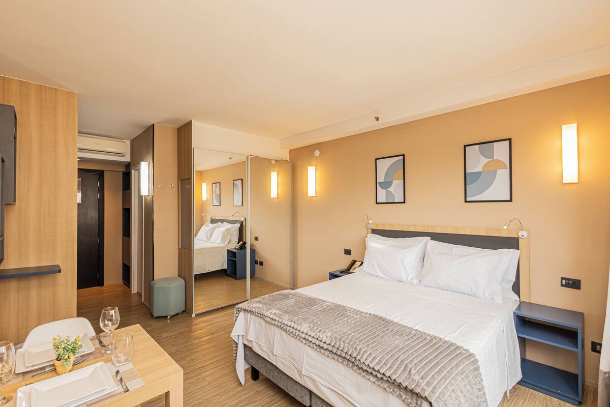 Standard Studio, City View | Laptop workspace, free WiFi