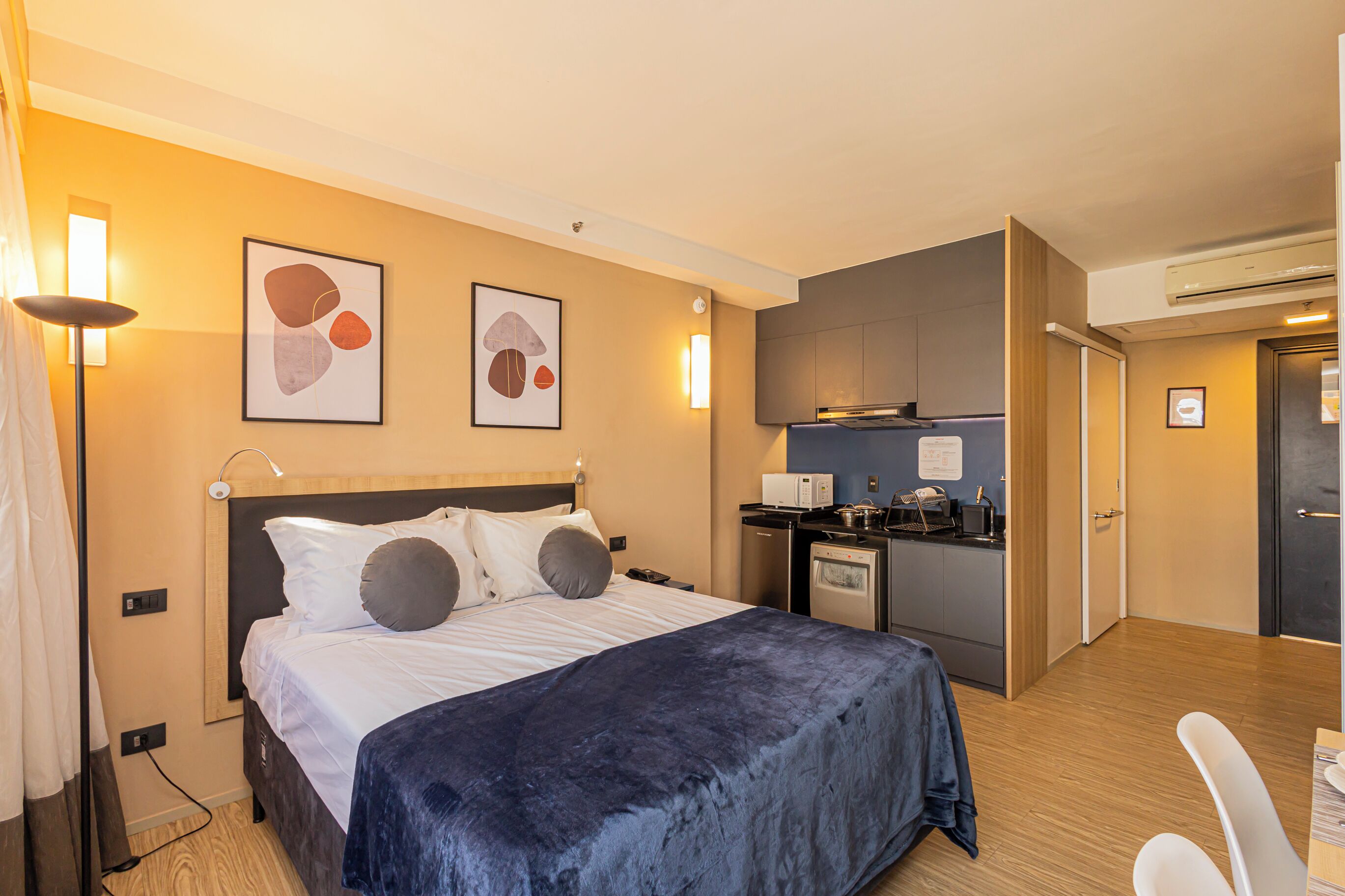 Basic Studio, City View | Laptop workspace, free WiFi