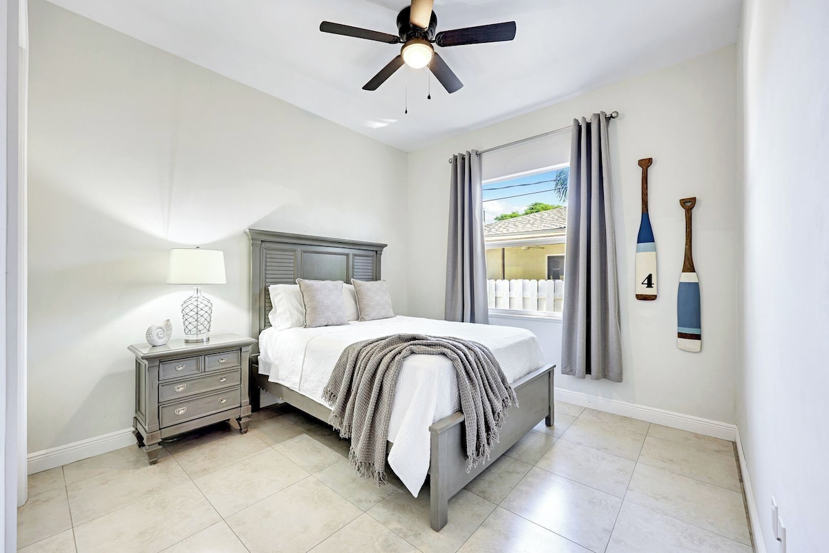 Photo 16 of Relax at Dolphin Dreams | Private Pool, 3BR/2BA Naples Park Retreat