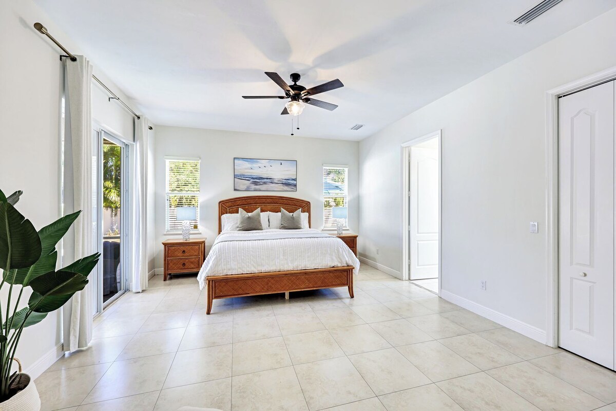 Photo 14 of Relax at Dolphin Dreams | Private Pool, 3BR/2BA Naples Park Retreat