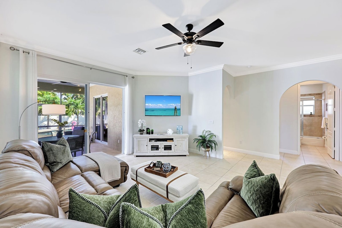 Photo 4 of Relax at Dolphin Dreams | Private Pool, 3BR/2BA Naples Park Retreat