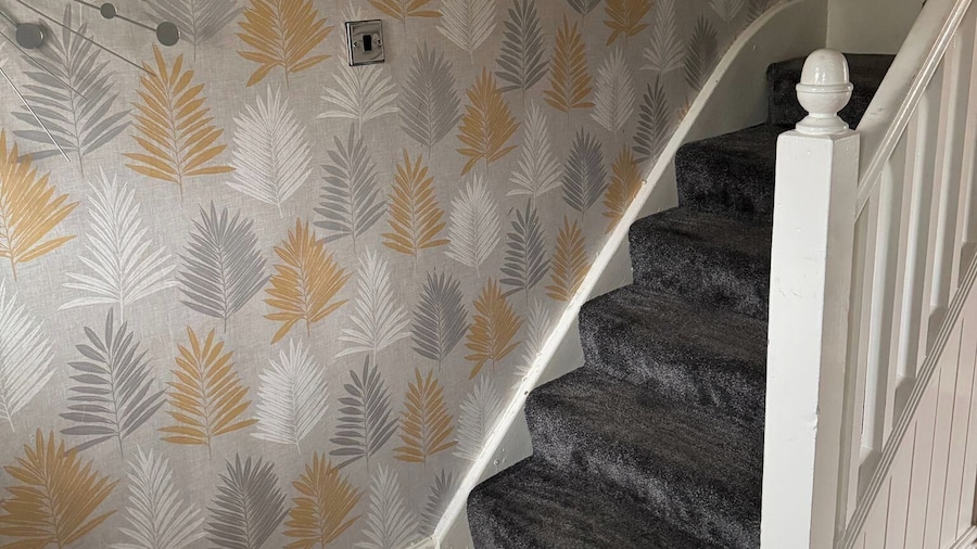 Tranquil Walsall Retreat - 4 Bedrooms