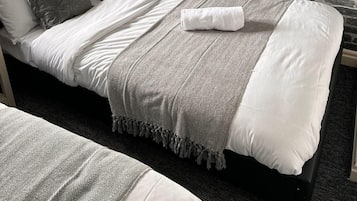 4 bedrooms, free WiFi, bed sheets