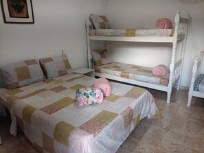 Basic Room, Multiple Beds, Non Smoking, Air conditioning | Free WiFi, bed sheets - NOVO ENCANTO (Ubatuba)